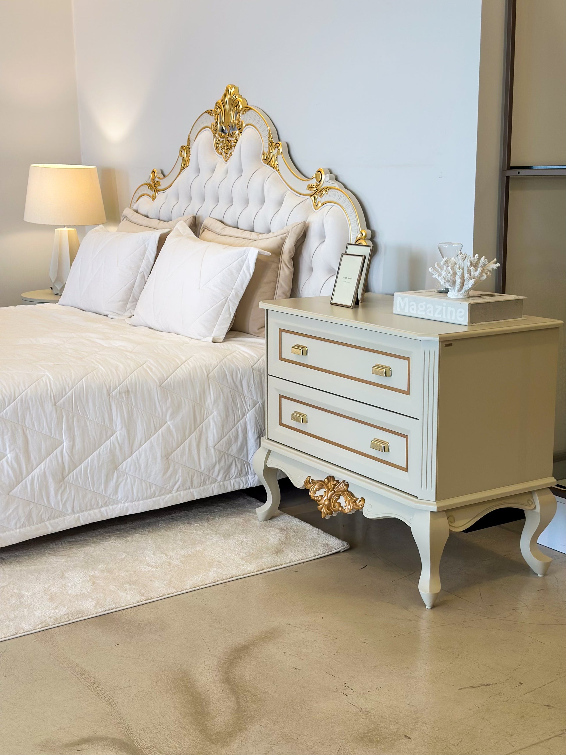 Cômoda Provençal Off White com Dourado Soléil - Kleiner