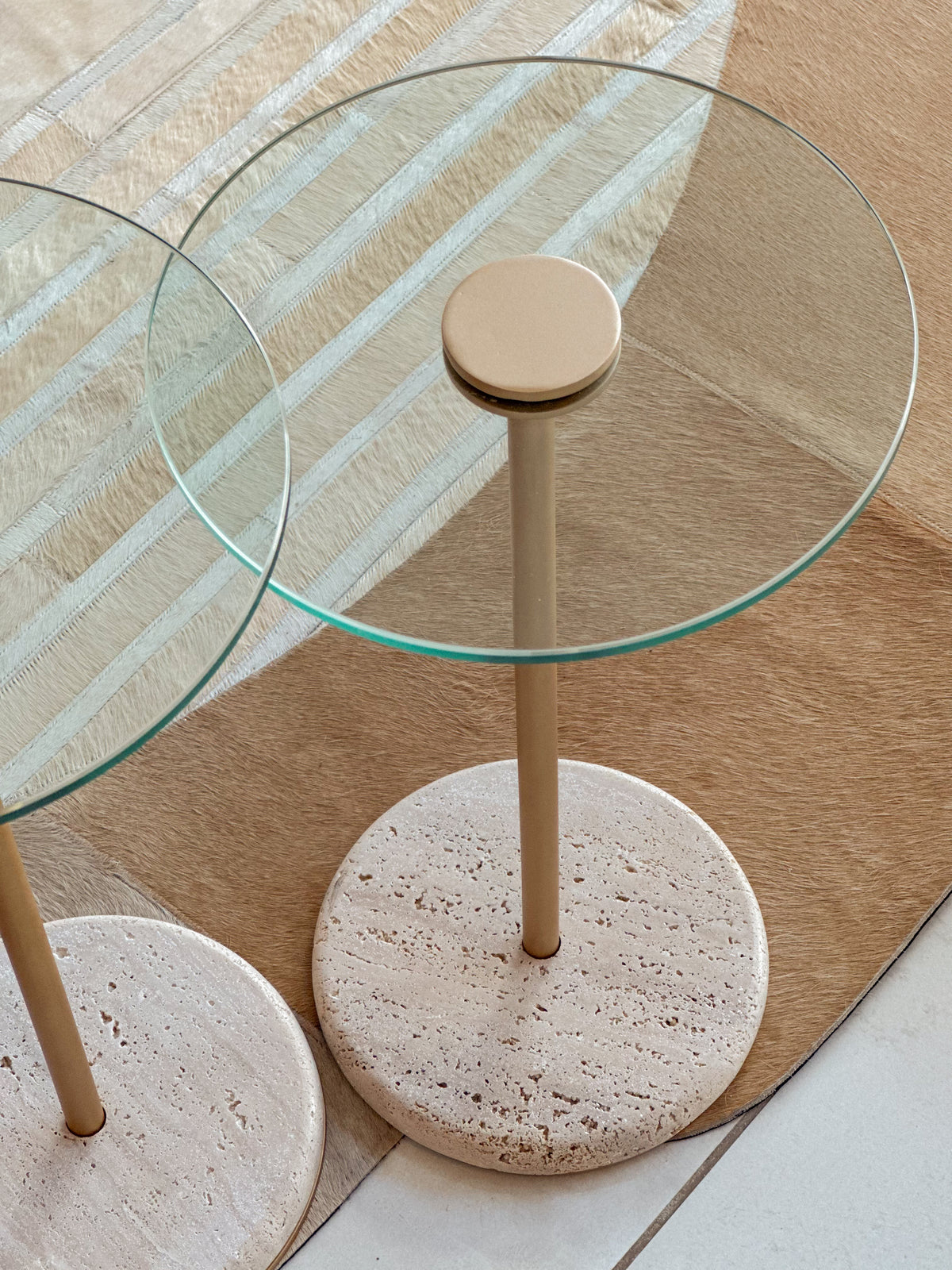 Mesa de Apoio Vidro Incolor e Pedra Travertino
