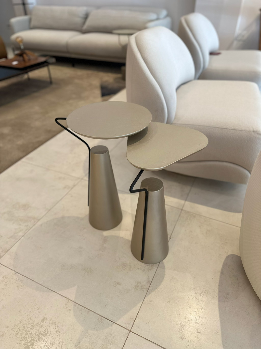 Mesa de Apoio em Laca
