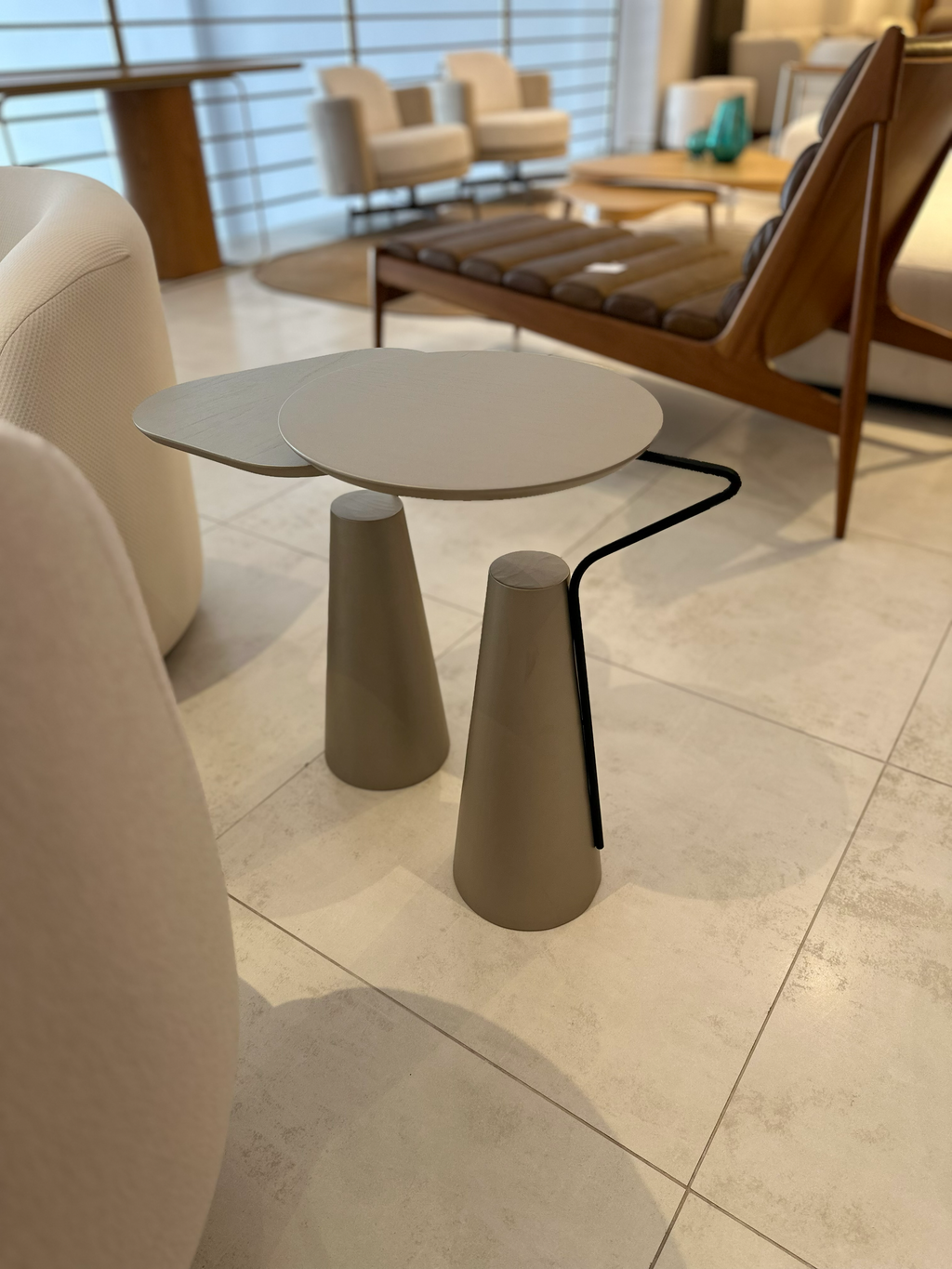 Mesa de Apoio em Laca