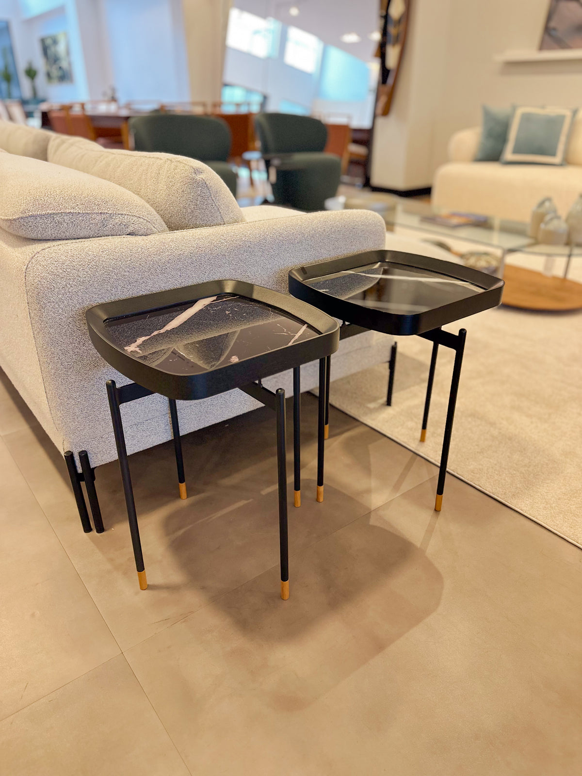 Mesa de Apoio com Tampo em Vidro Preto Nero - Uultis