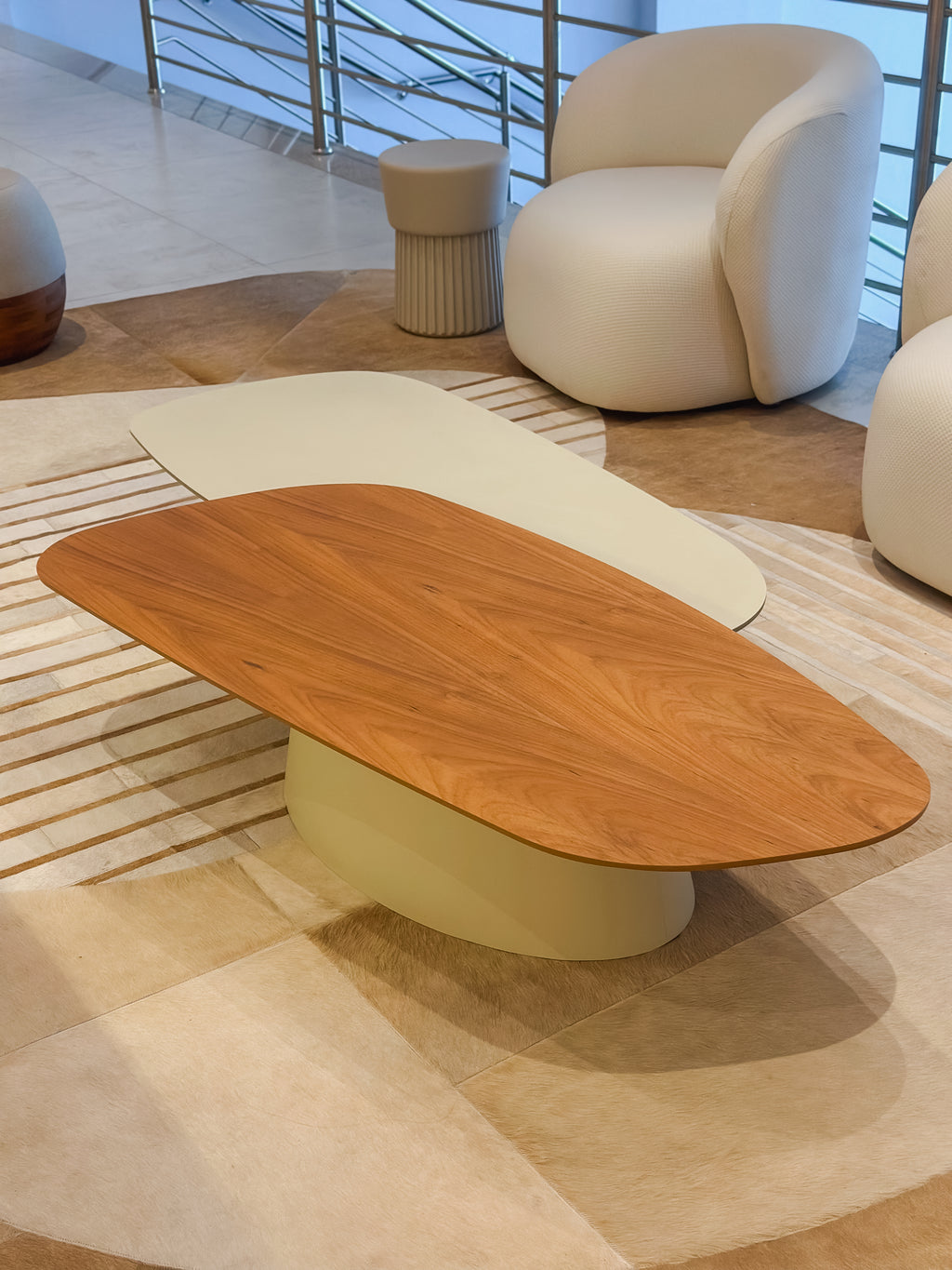 Mesa de Centro Orgânica Omega