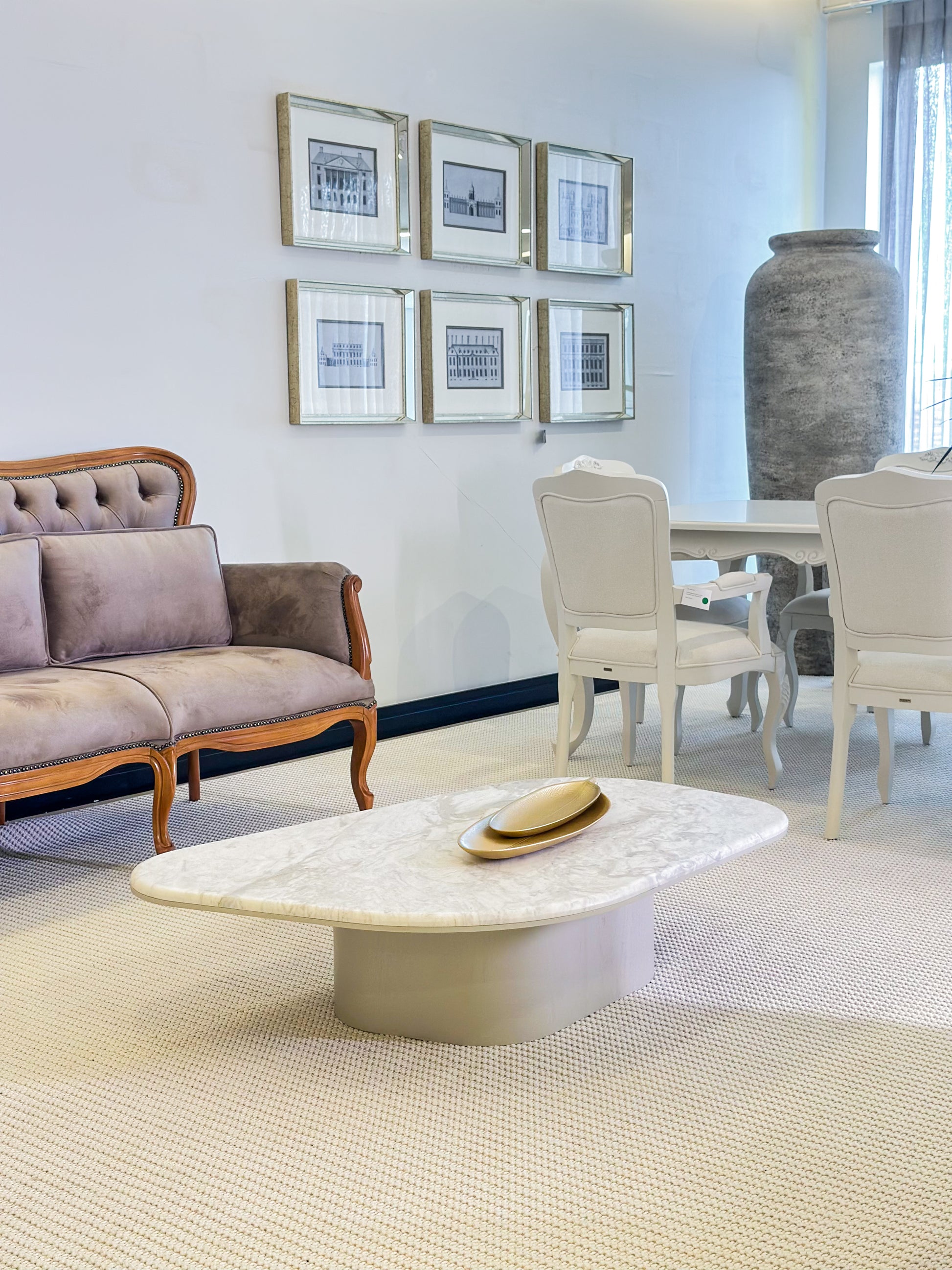 Mesa de Centro 1,22m Jade Tampo em Mármore Calacata