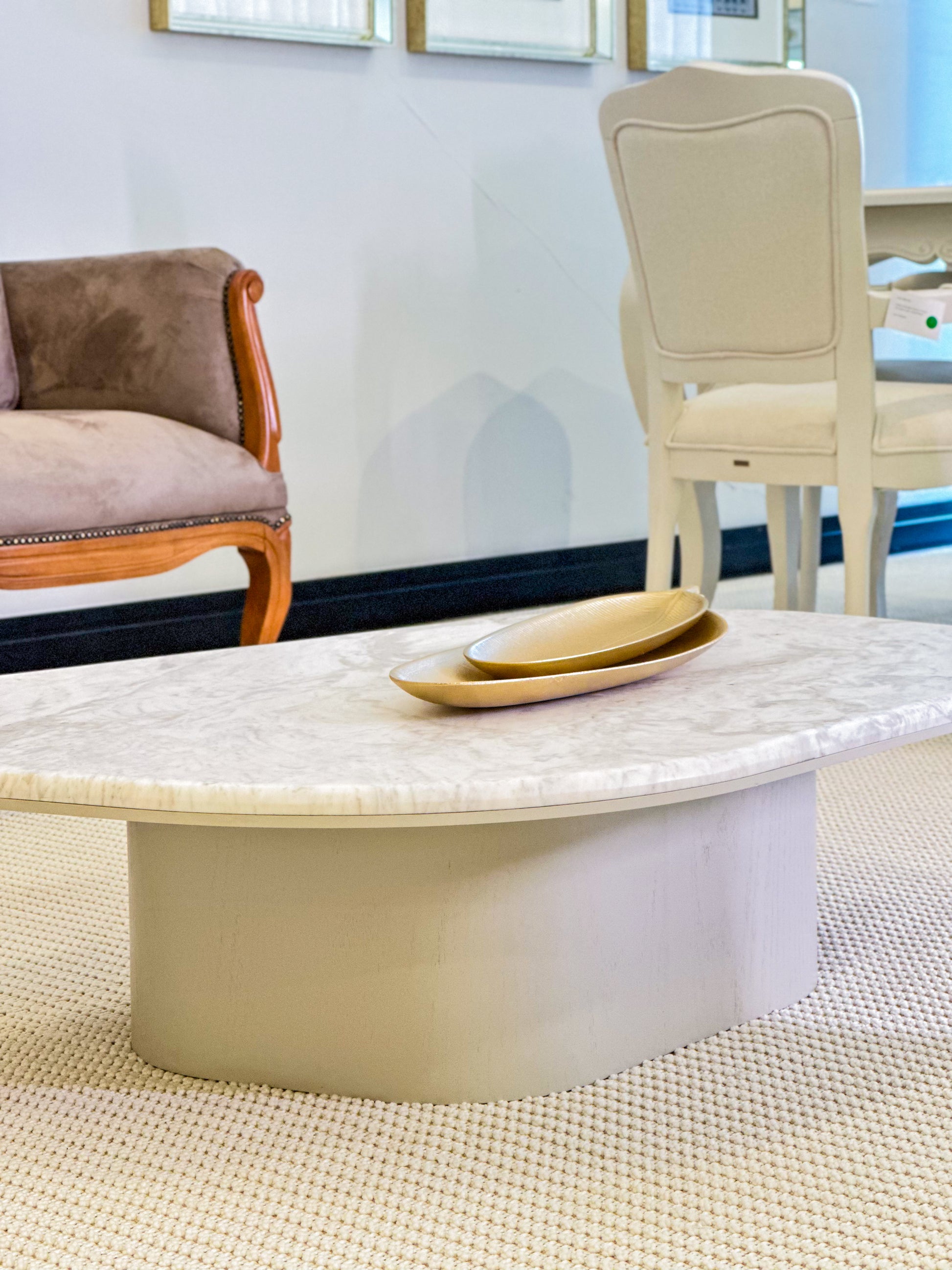 Mesa de Centro 1,22m Jade Tampo em Mármore Calacata