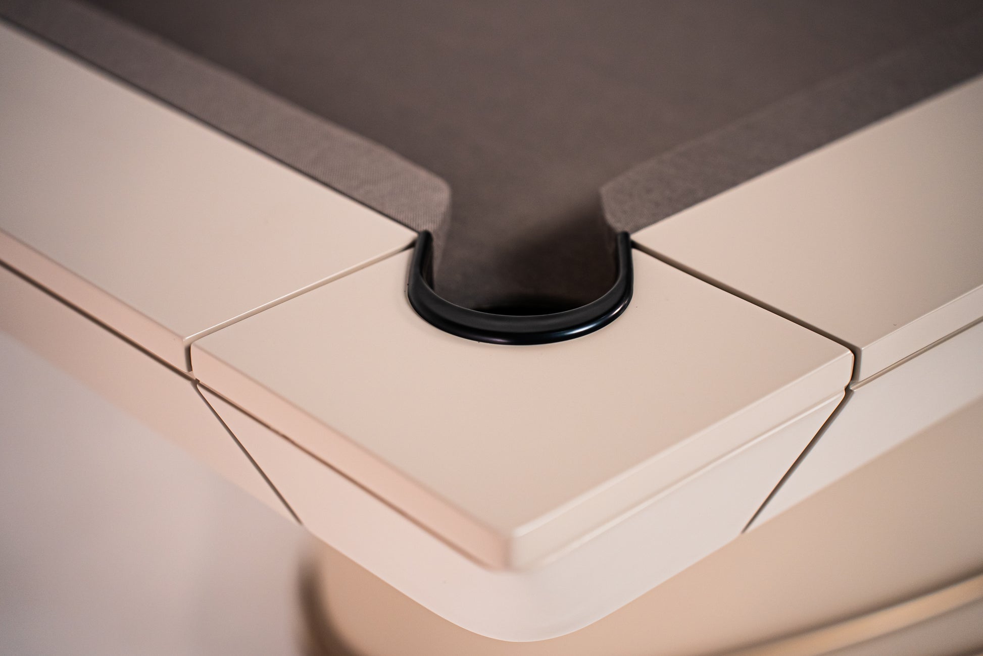 Mesa de Sinuca e Jantar Borel em Laca Fendi