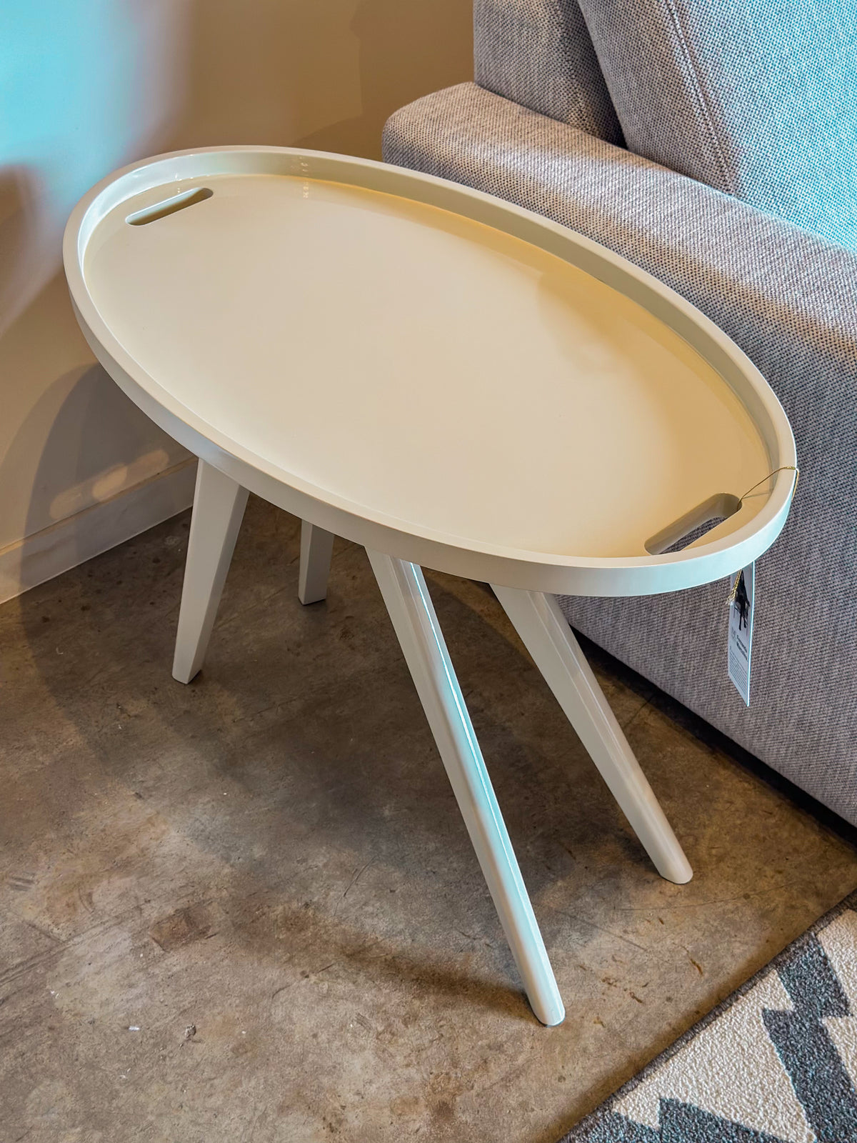 Mesa de Apoio em Laca