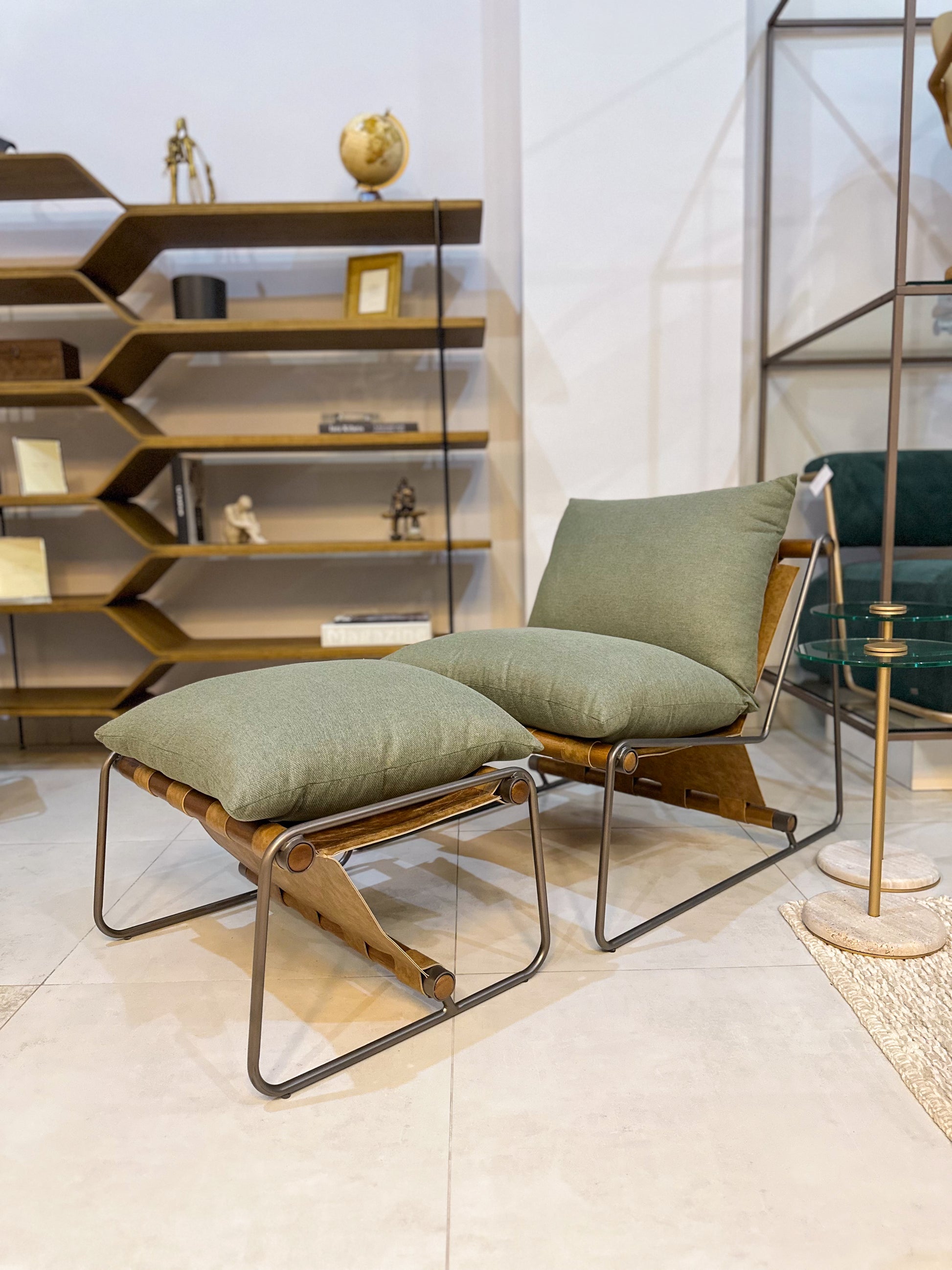Poltrona Frame com Puff