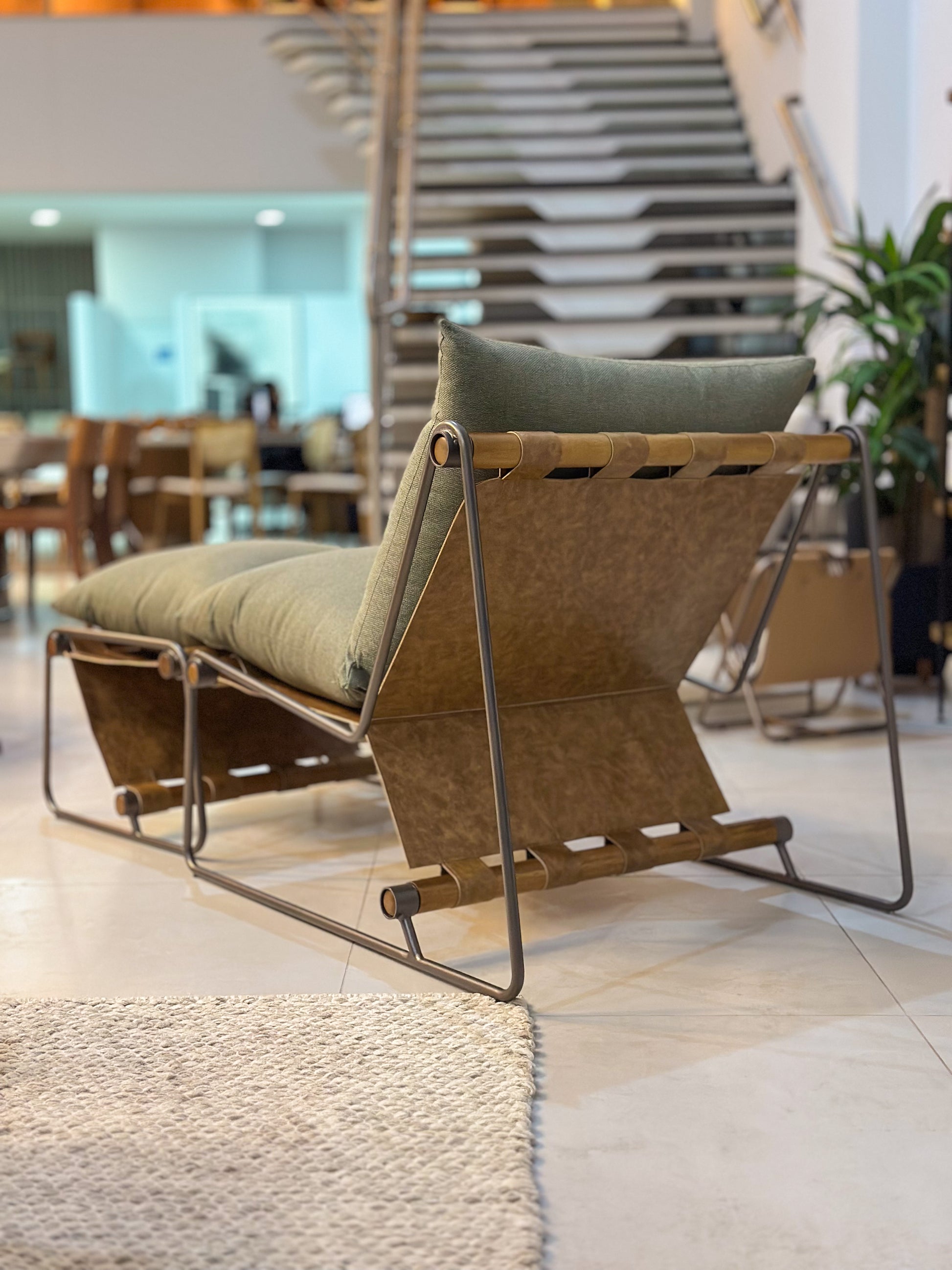 Poltrona Frame com Puff