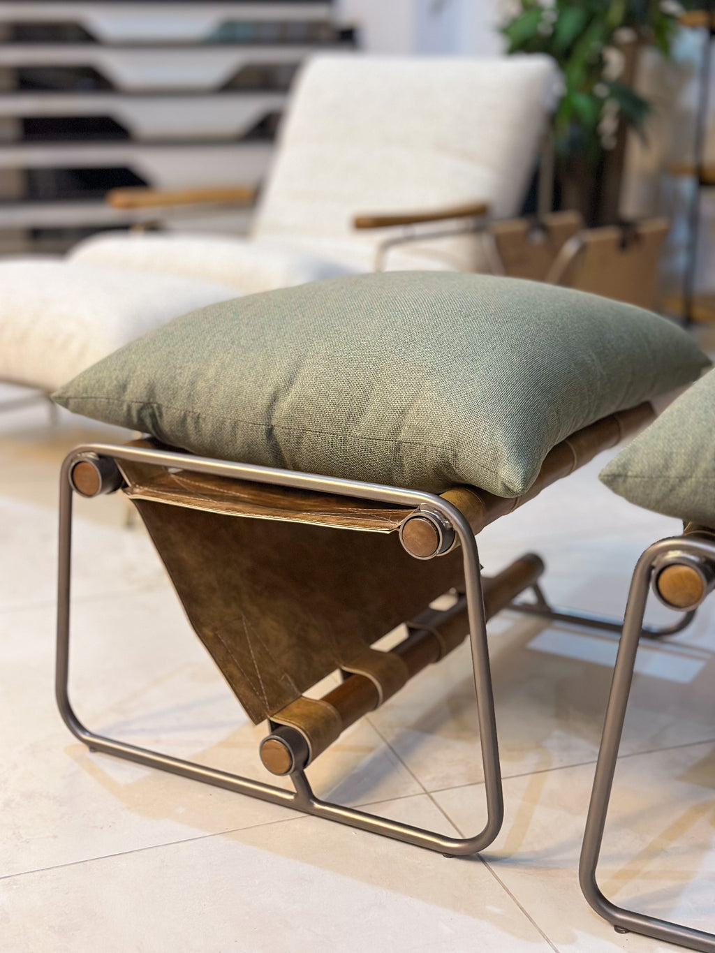 Poltrona Frame com Puff