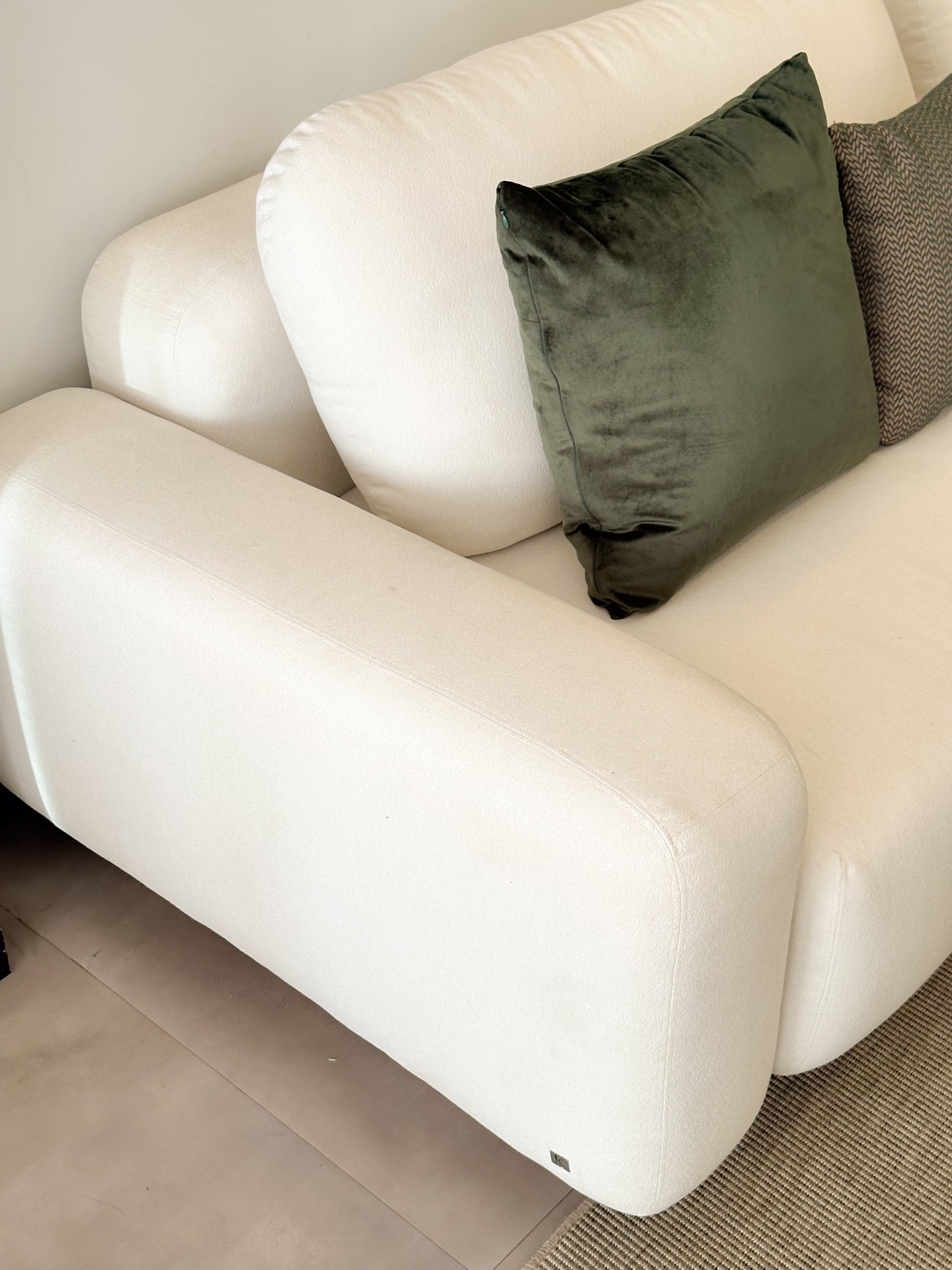 Sofá de 3,05m com Mesa Lateral