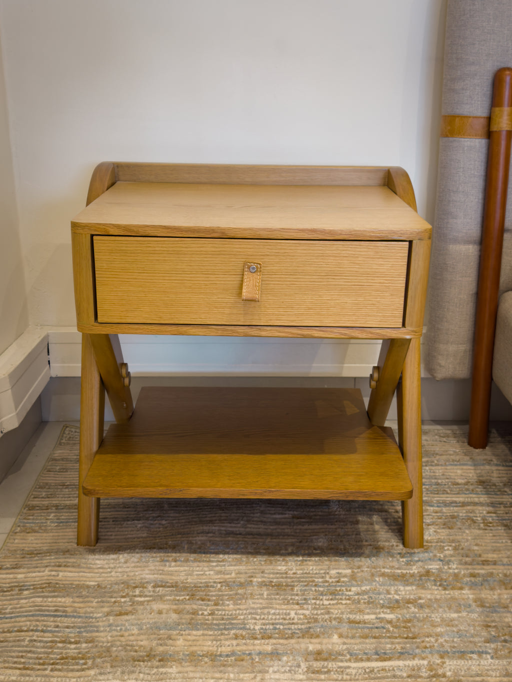 Mesa de Cabeceira 58cm
